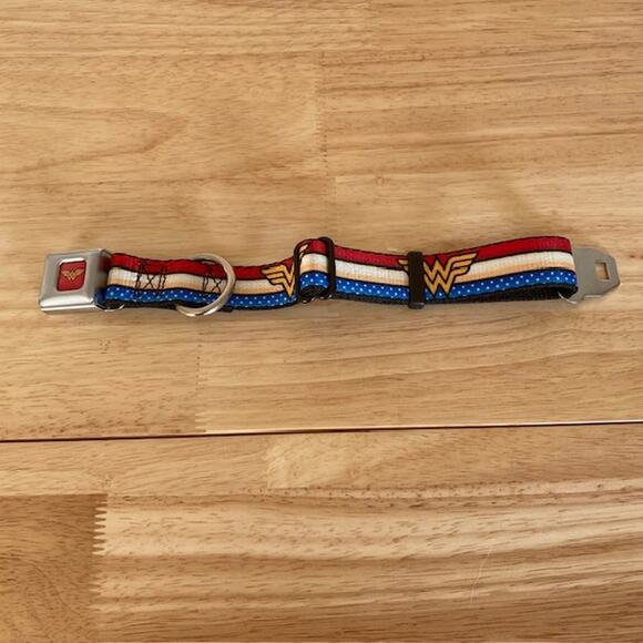 Buckle-Down Wonder Woman Logo Full Color Red Seatbelt Buckle Dog Collar - Small - Picture 3 of 6